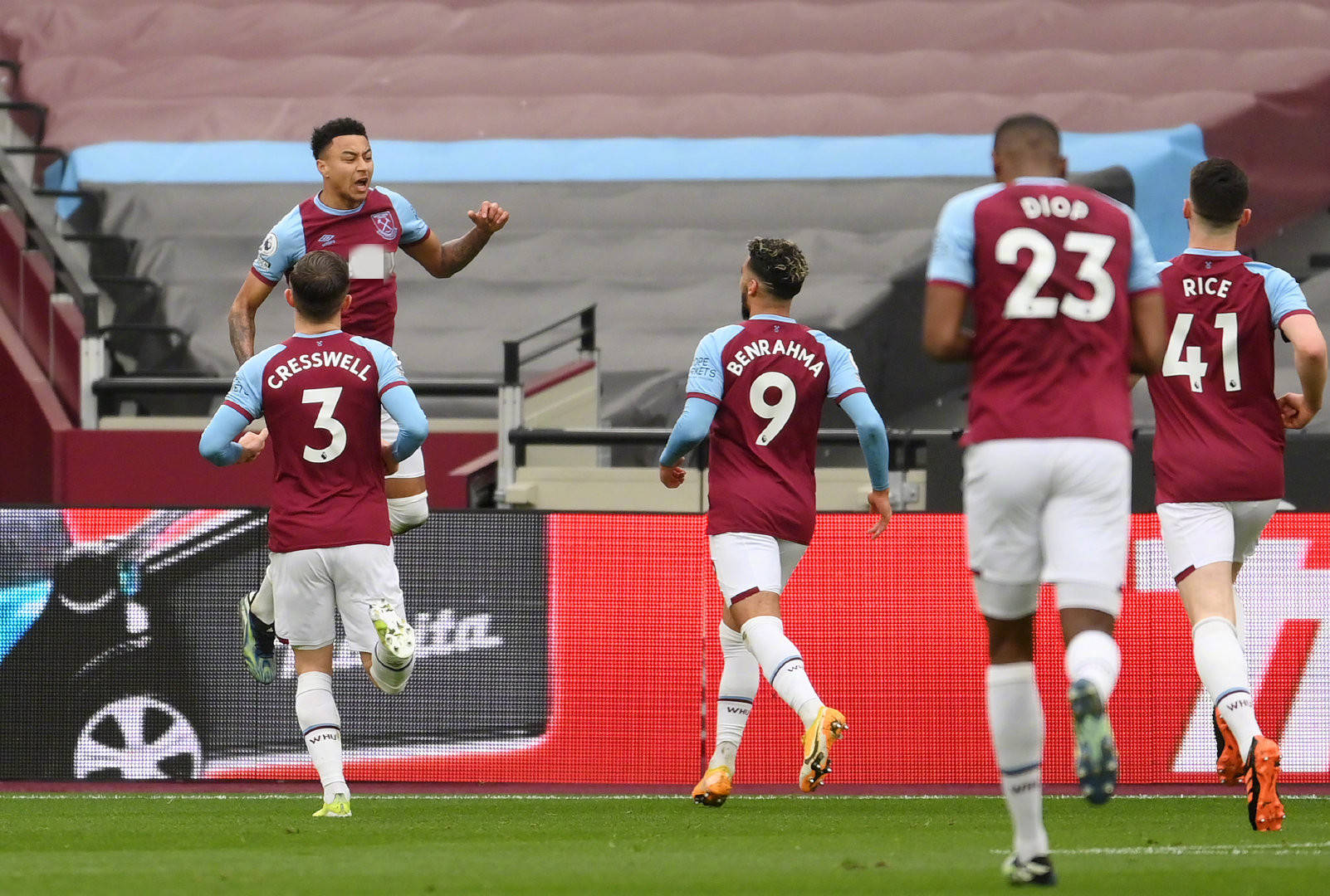 迷的注视下 迷的注视下